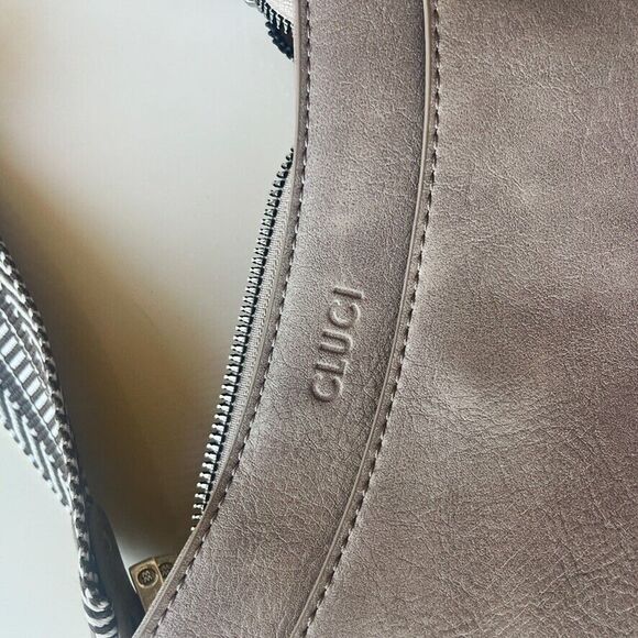 CLUCI Crossbody Bag Trendy Gray Silver Shoulder Bag Vegan Leather Purse Gluci - Picture 2 of 8